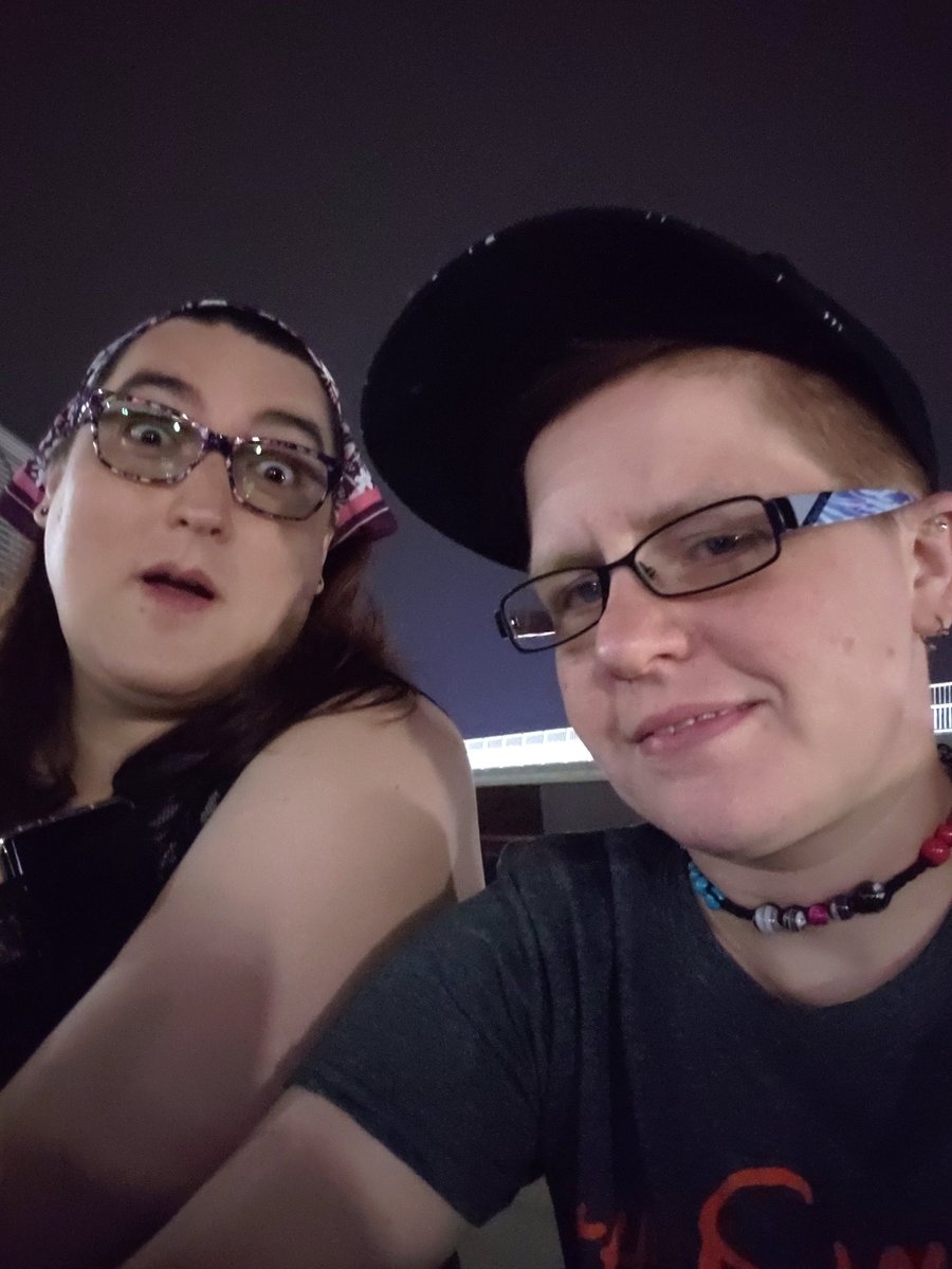TomeVampire's tweet photo. #LateNightPicnic with this beautiful lady of mine. #MyWorld #Nature https://t.co/r6SAg55CrI