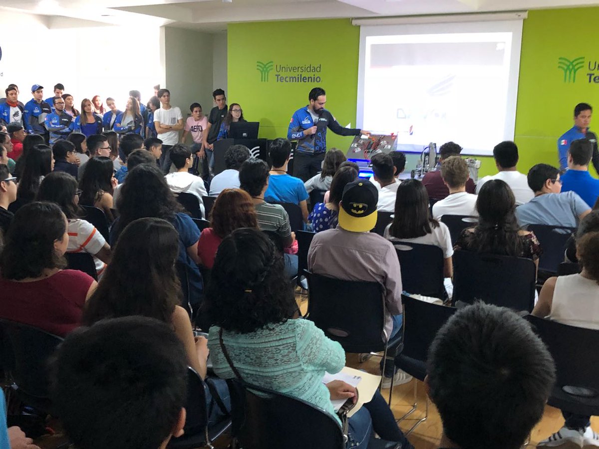devolt_6407's tweet photo. recruiting freshmen for this new year! great to see this new generation of students interested in FIRST! 
#devoltizate #omgrobots #firstinspiresme https://t.co/udbr6BcGos