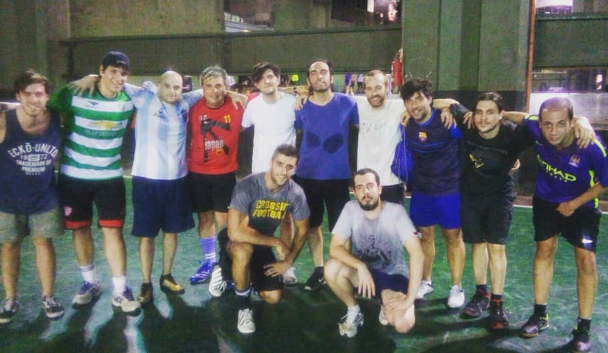 FafaNetwork's tweet photo. @TotoGameplays_ 

Hay equipo y cancha. https://t.co/zmEpzuS6zP