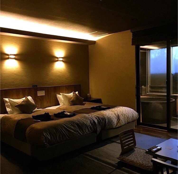 ranchanbinary's tweet image. 旅行楽しすぎた😂💕

部屋もすごく良くて
部屋の露天風呂で足湯したよ〜🙌

今日からバイナリーで
稼いでいかないとな〜😂😂