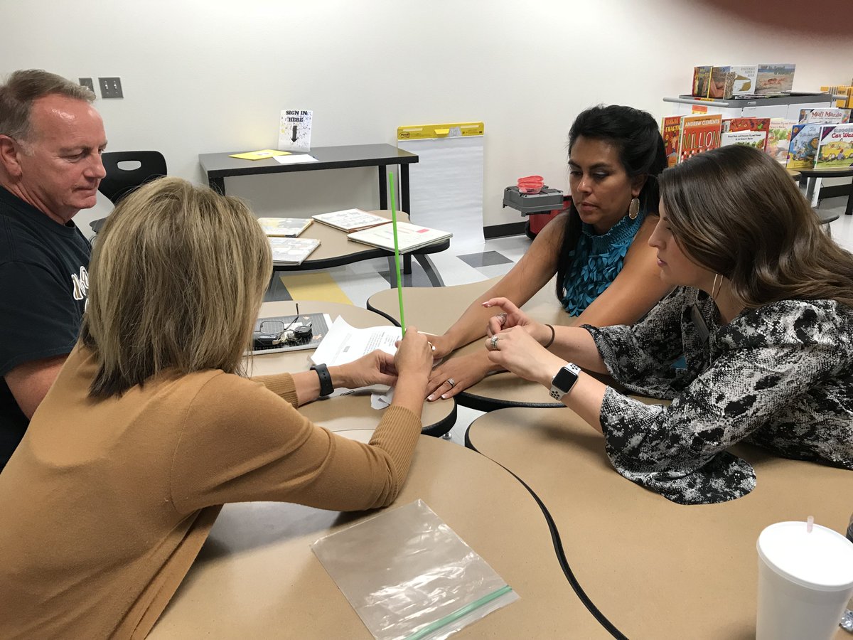 JeffersonAveES's tweet photo. Jefferson teachers and other SISD staff members have been attending the 2018 Summer Symposium this week at SHS.  We have learned new teaching techniques, we have listened to fantastic speakers and overall it has been an awesome way to spend a day or two.  #MatadorsUnited https://t.co/limJ1kJSZX