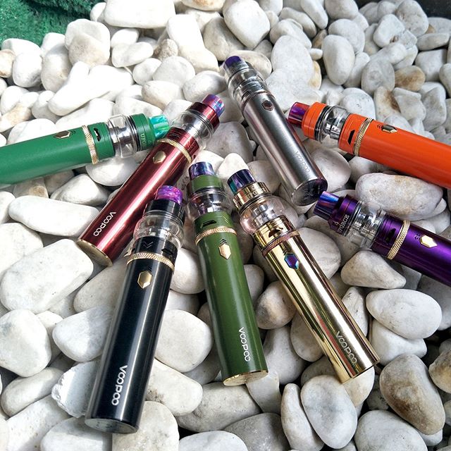 vaporldotcom's tweet photo. Welcome this elegant pen kit - 💨#VOOPOO #CaliberKit💨
~
Featuring:
1⃣100w output powered by 3000mAh built-in battery
2⃣Adopting https://t.co/nTmViT4R8c Chip for fast firing speed
~
For more:https://t.co/V4iWUqseQ7
~
#Vaporl #VOOPOO #VOOPOOCaliber #caliberkit #vapekit #Vapelife https://t.co/UHMt2WIZ21