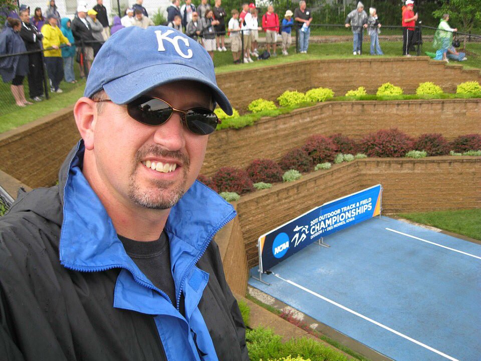 natoclev33's tweet image. 7 years ago I attended the NCAA D1 track Championships at Drake U. and took the 1st pic. This week’s #AAUJROGames have been at Drake U. and I took the 2nd and 3rd pics as a re-enactment of sorts. The 4th pic is of Brett as he’s getting ready to throw today. Special moment for me.
