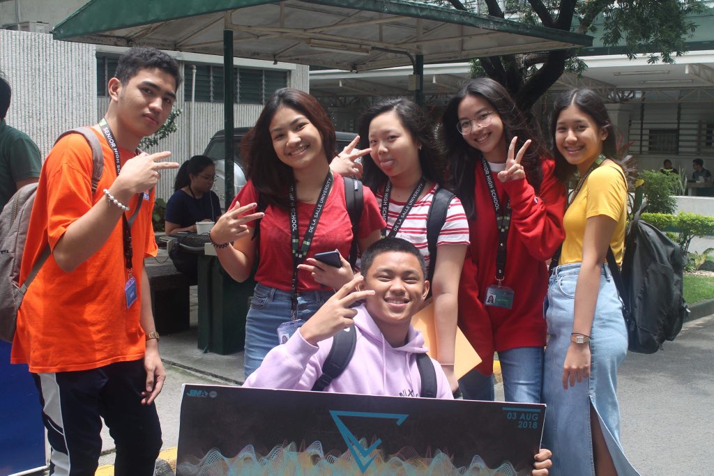 JEMA_Vibe's tweet photo. They’re ready to VIBE! Are you? Drop by Bloemen Bench 2 and get your tickets now! #FeelTheBeat #ItsAJemaThing https://t.co/upKcvws3XF