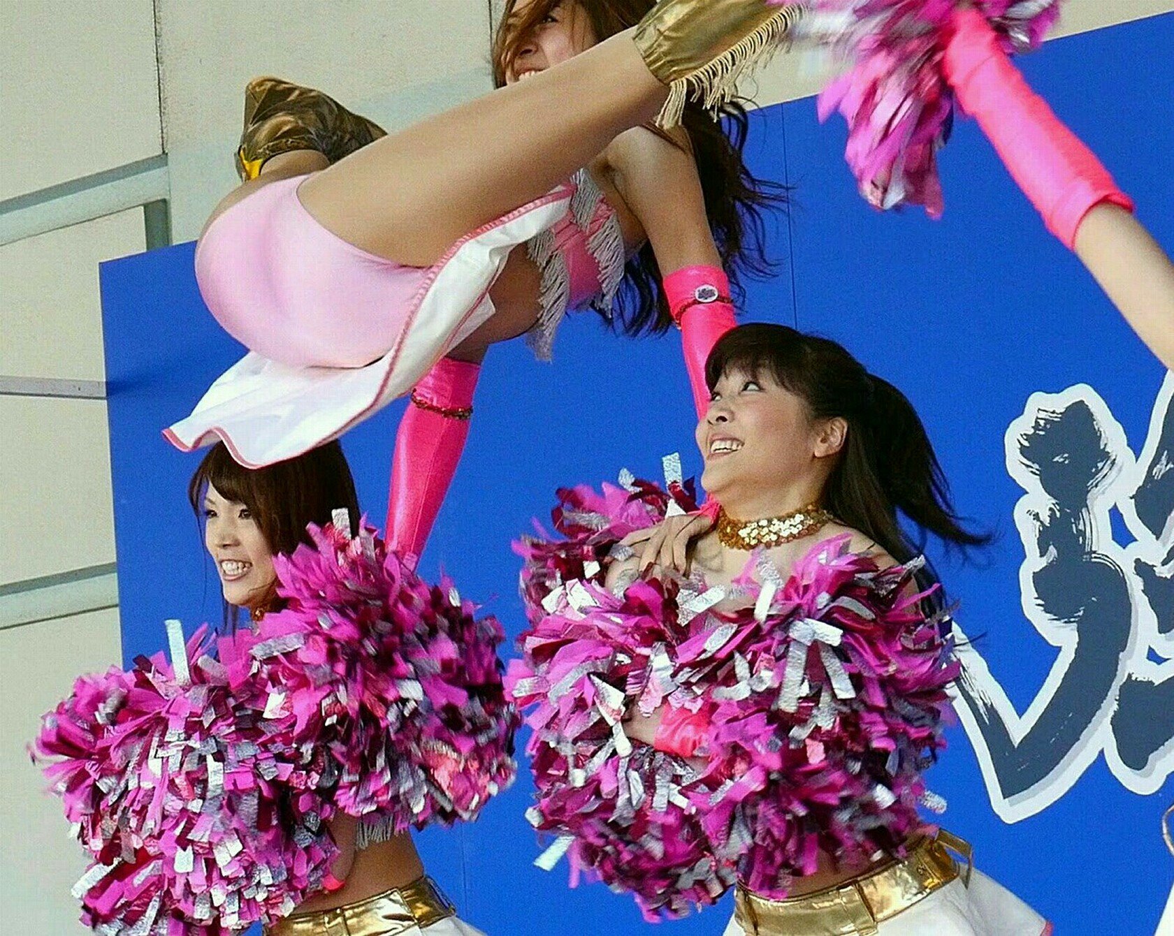 チア　vジャンプ 