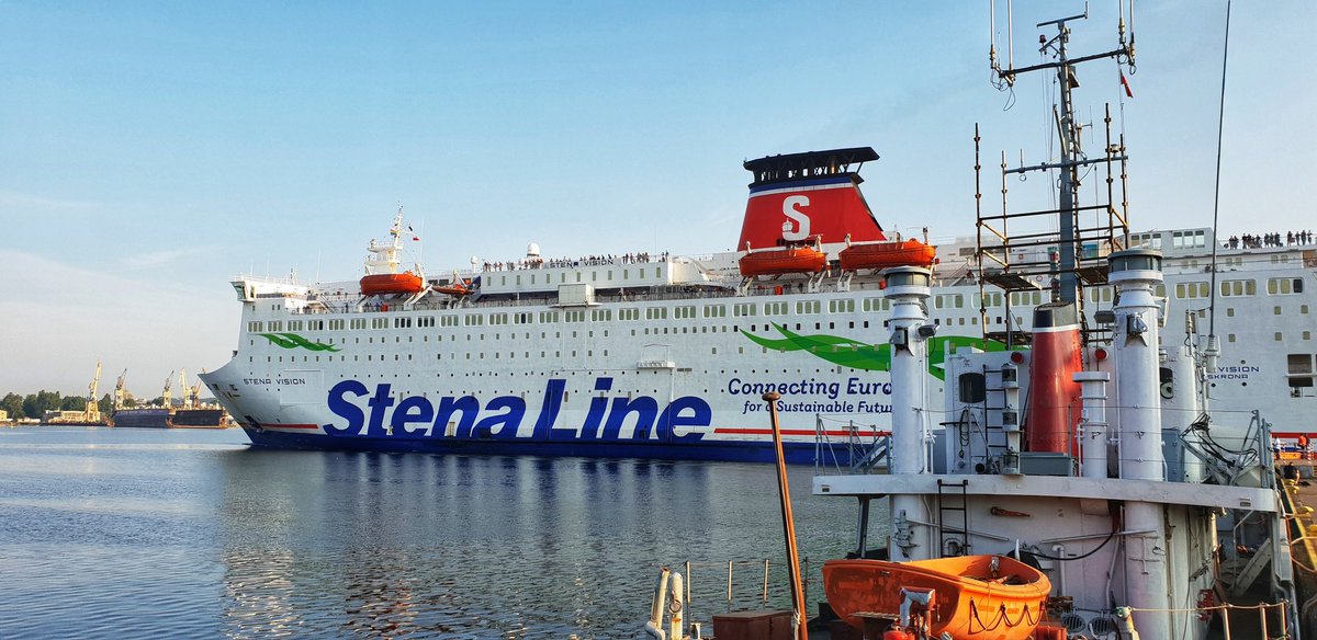 gogdynia's tweet photo. #StenaVision wraca z Karlskrony 🙂 #gogdynia #stenaline #dziendobry #poranek #summerinthecity #latowmieście #wakacje #sierpień https://t.co/PkzJrVtFcb