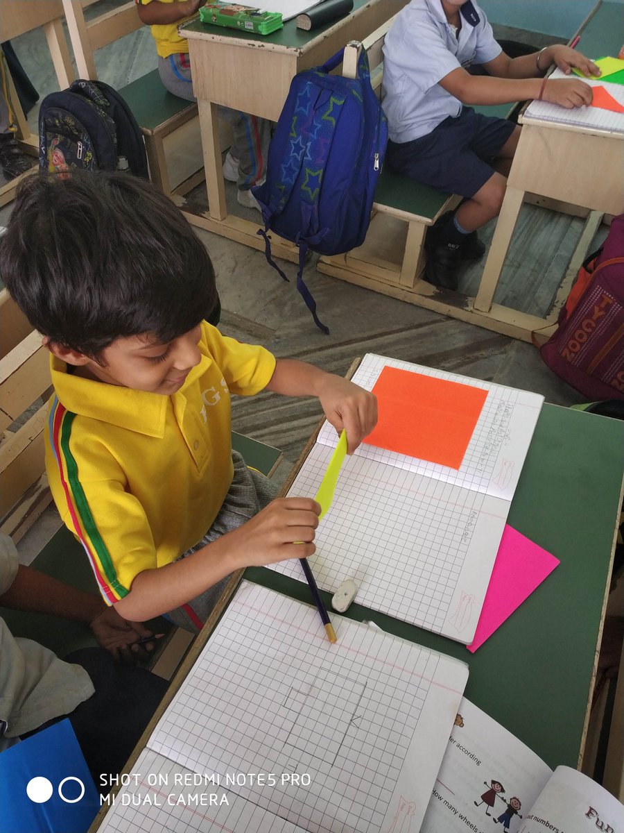 swatisahani7's tweet image. Maths is fun when it is practically done#Learningbydoing #Shapesactivity #Happyfaces #funlearning @supritichauhan @rgsnoida @Mansi49604420 @koyelishahid @DevyaniBhatnag3