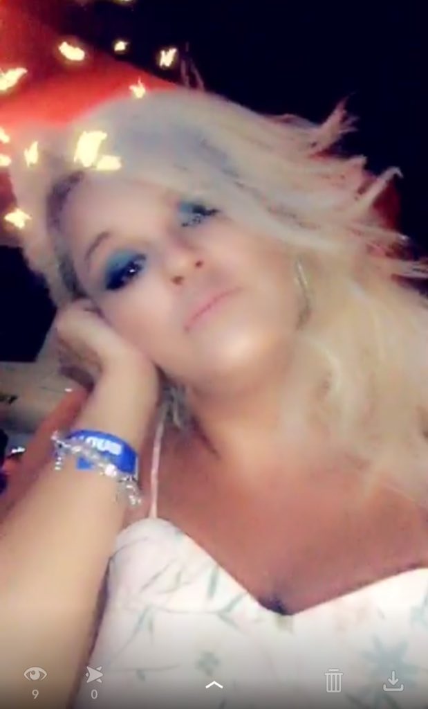 LauraPrecious2's tweet photo. #BoredAF #storyofmylife #adventureisoutthere #INeedIt #crazyblonde #needsalife https://t.co/DPE3lJfgjV
