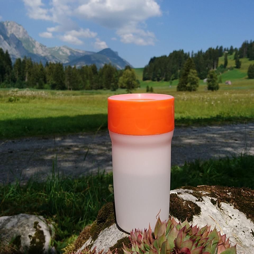 LitecupUK's tweet photo. Litecup taking in some alpine views with our lovely Swiss distributor @Perfect4Kids ⛰  https://t.co/QwV2aPNX6g #kidscup #sportsbottle https://t.co/qiX5FdUtMC