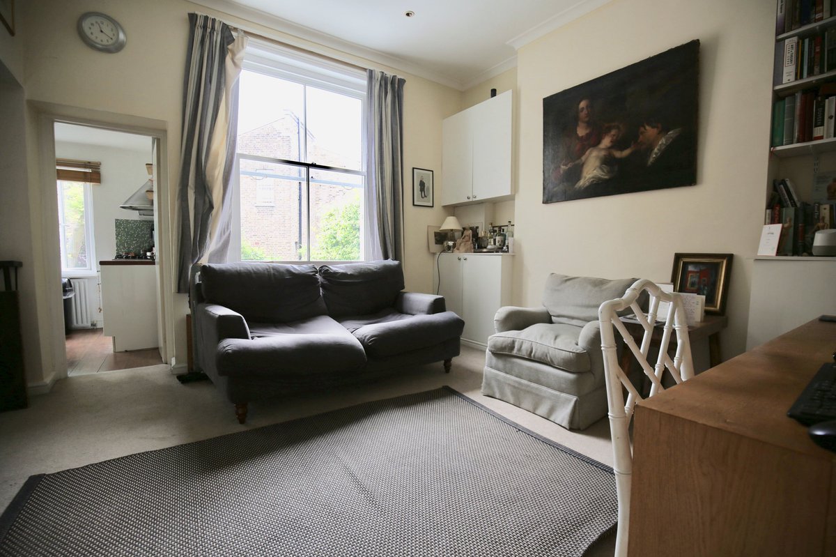Beautiful flat to rent at £1400pcm in Brackenbury London W6 tel 02087409000
#brackenburyvillage #hammersmithrentals