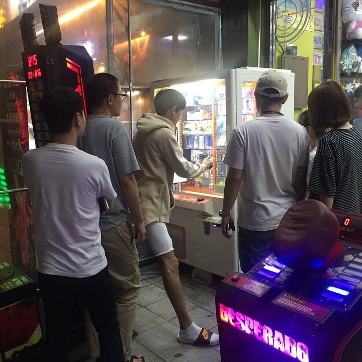 BESTFRIEND__92's tweet photo. ปัญหาความสูงของพี่ชานยอล พี่สู้ๆน้าา 555555555555 ❤️

[CR : ggbye_] https://t.co/IUL1uA6dYc