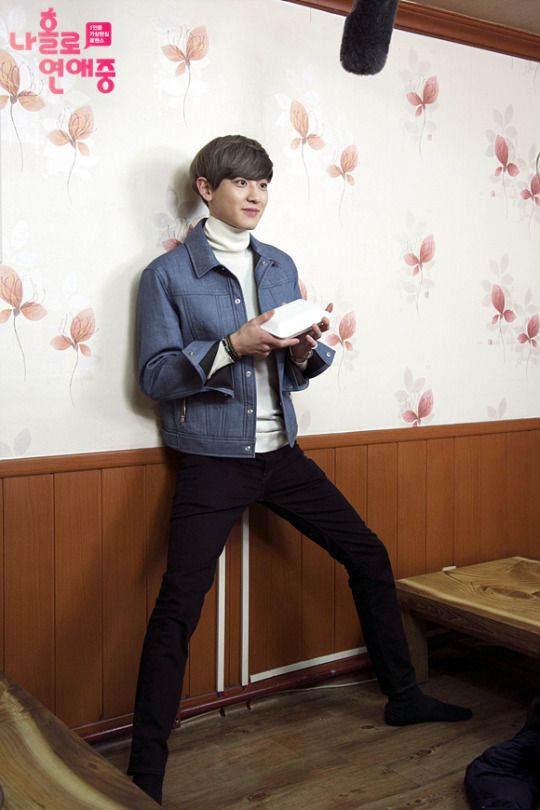BESTFRIEND__92's tweet photo. ปัญหาความสูงของพี่ชานยอล พี่สู้ๆน้าา 555555555555 ❤️

[CR : ggbye_] https://t.co/IUL1uA6dYc