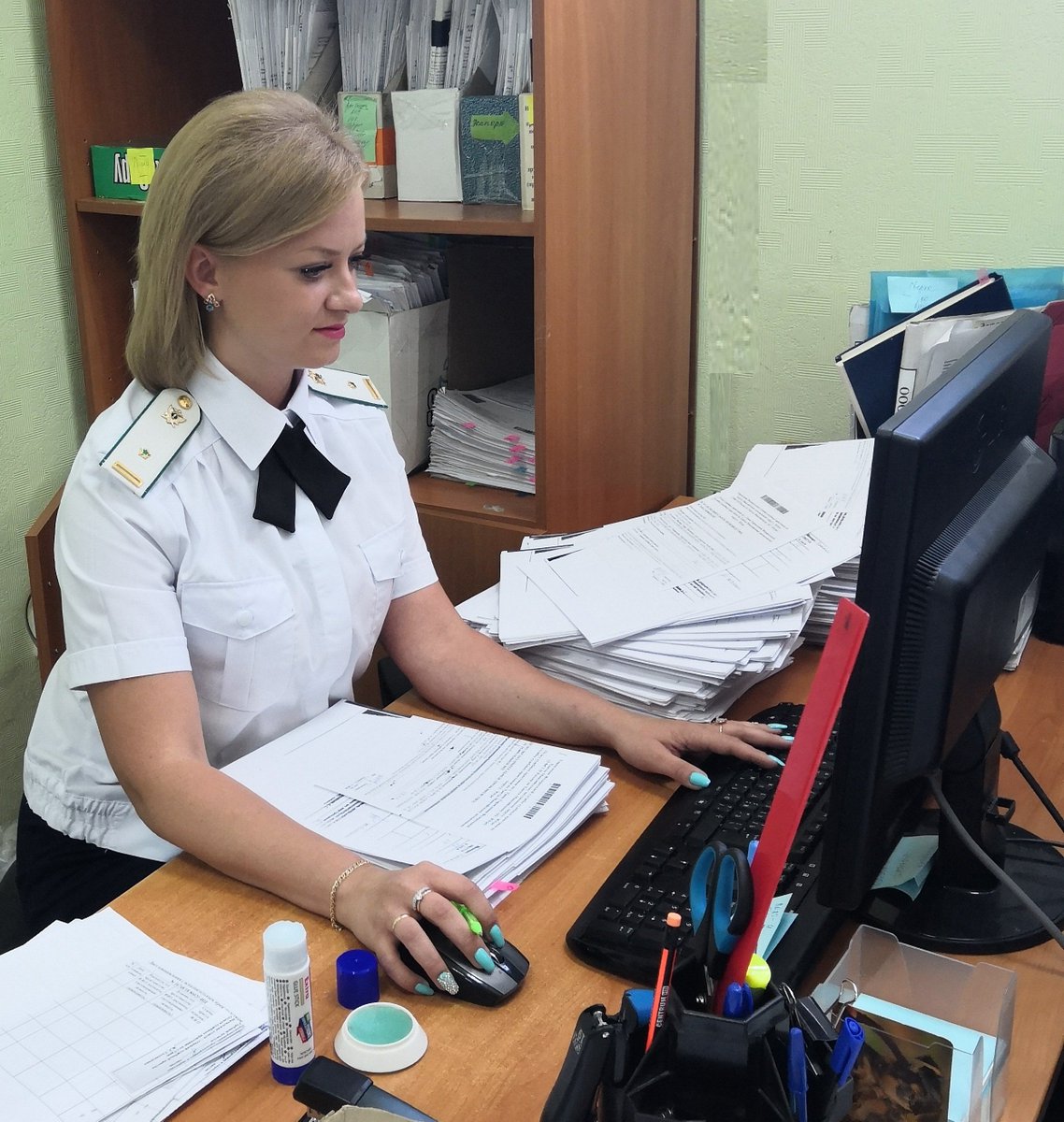 Рабочие молодежи судебных приставов. Судебные приставы стерлитамак. Фссп октябрьский башкортостан. Судебный пристав исполнитель илькаева резеда. Рабочие молодежи судебных приставов.