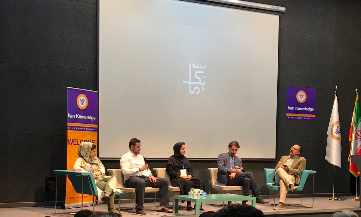 saharlead's tweet photo. چه قد خوبه که تجربه بچه‌هایی که برگشتن ایران رو بشنوی تا بتونی آگاهانه تصمیم بگیری. 
مازیار میگه ما مسئولیت پذیر نیستیم.
#مابک_با_هم https://t.co/jH27Cr16uu