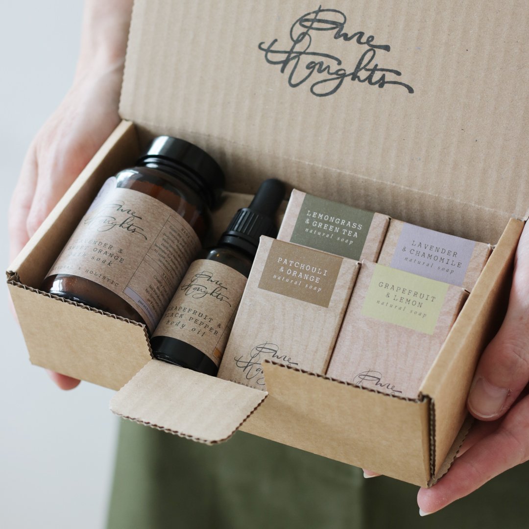 PureThoughts's tweet image. New! Pick up our travel sized natural soap and skincare individually or as one adorable set ✈️☀️🍹 #travelsizes #guestsoap bit.ly/2NFDU2Z