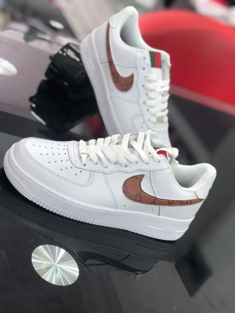 Buttonslaces's tweet image. We are an online Fashion Store based in Lagos and we ship to all parts of Nigeria . Delivery withing Lagos is free .. deliveries outside Lagos carries charges . Call us on +2347068543380 check out our instagram @Buttonslaces