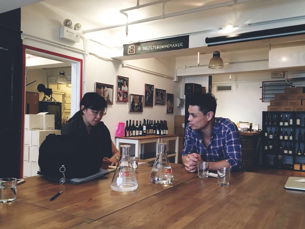 MandyQueenPR's tweet photo. @EddieWinemaker talks (&amp; tastes) Asian wines with HKEJ, RTHK, HKET &amp; HK01 this week #theflyingwinemaker https://t.co/RRhCSmpg7g