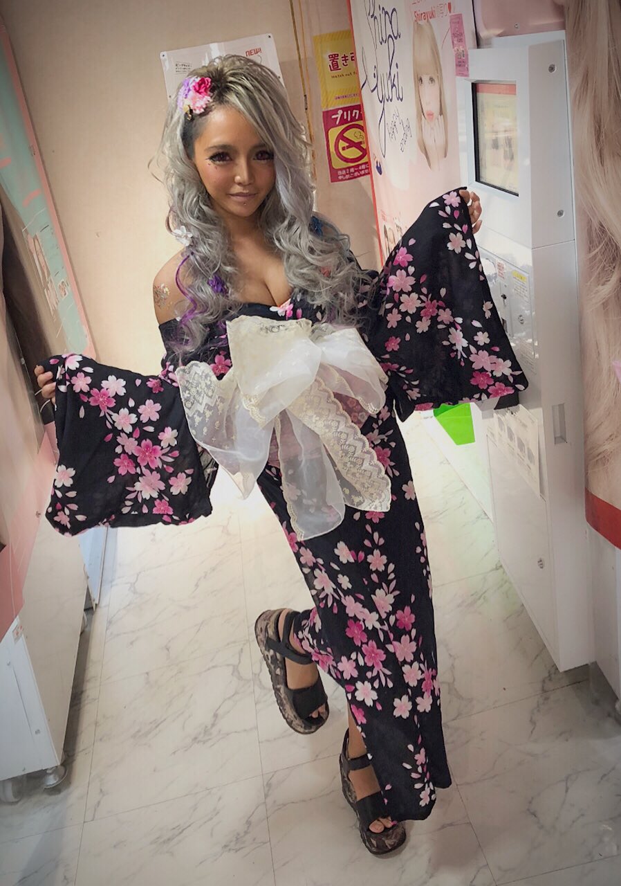 Uzivatel Maaachirin まーちりん Na Twitteru Taka わーっ嬉しい たかにゃんありがと ロ ੭ Theギャル的なの目指した浴衣コーデ いやいや逆に浴衣美女多くて目の保養になったよ ギャル皆無だったけど Twitter
