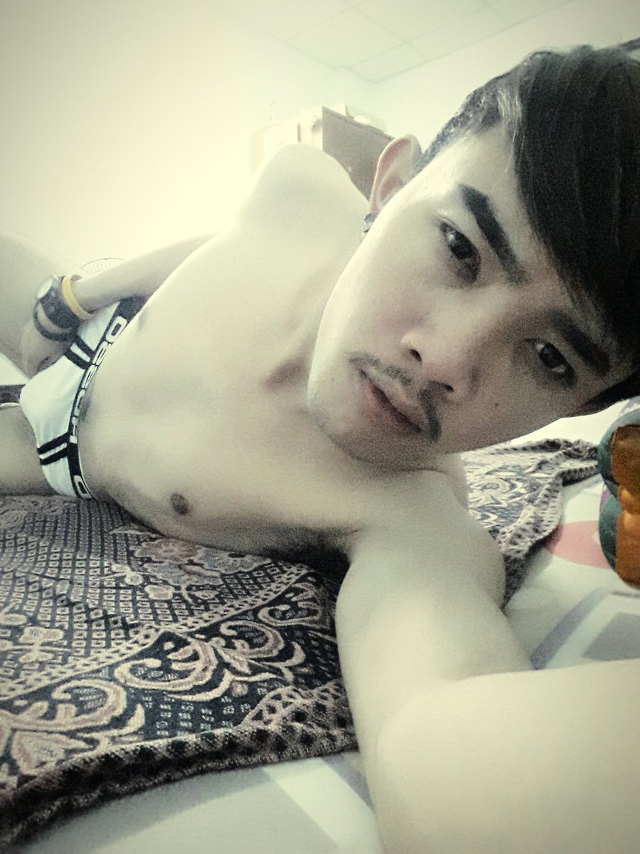 Note_2536's tweet photo. เงี่ยน หรือ เหงา เอาดีๆ ... !!! https://t.co/tw98QpD9E0