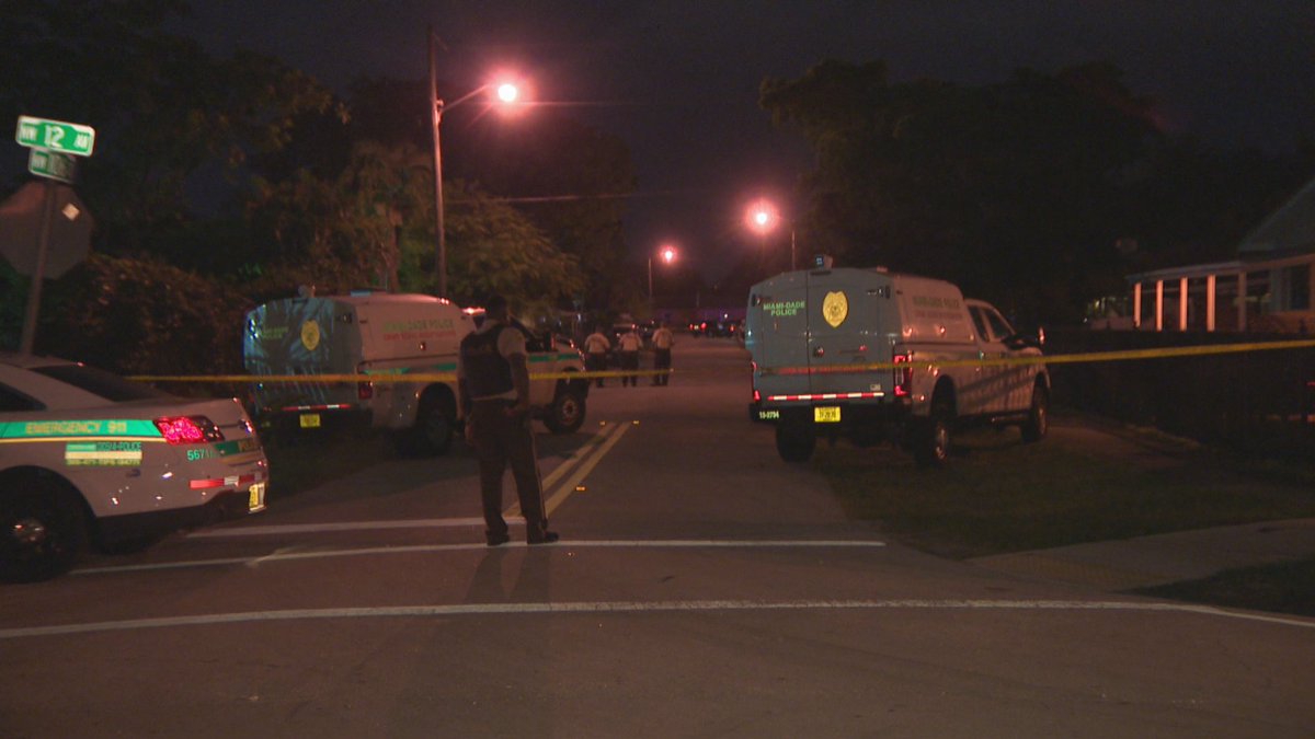 Miami-Dade police find man shot to death in SUV bit.ly/2Oxdthn?utm_so… https://t.co/4O1hrxDq6q