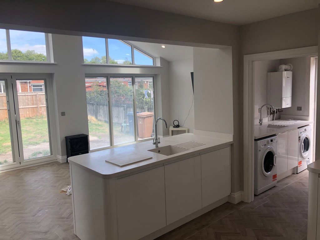 We don’t need to tell you that the all-white kitchen trend has taken over and it’s not hard to see why... 

Feeling inspired?? Why not book a home consultation with free design service and no obligation quote... drop us a message 👍🏼