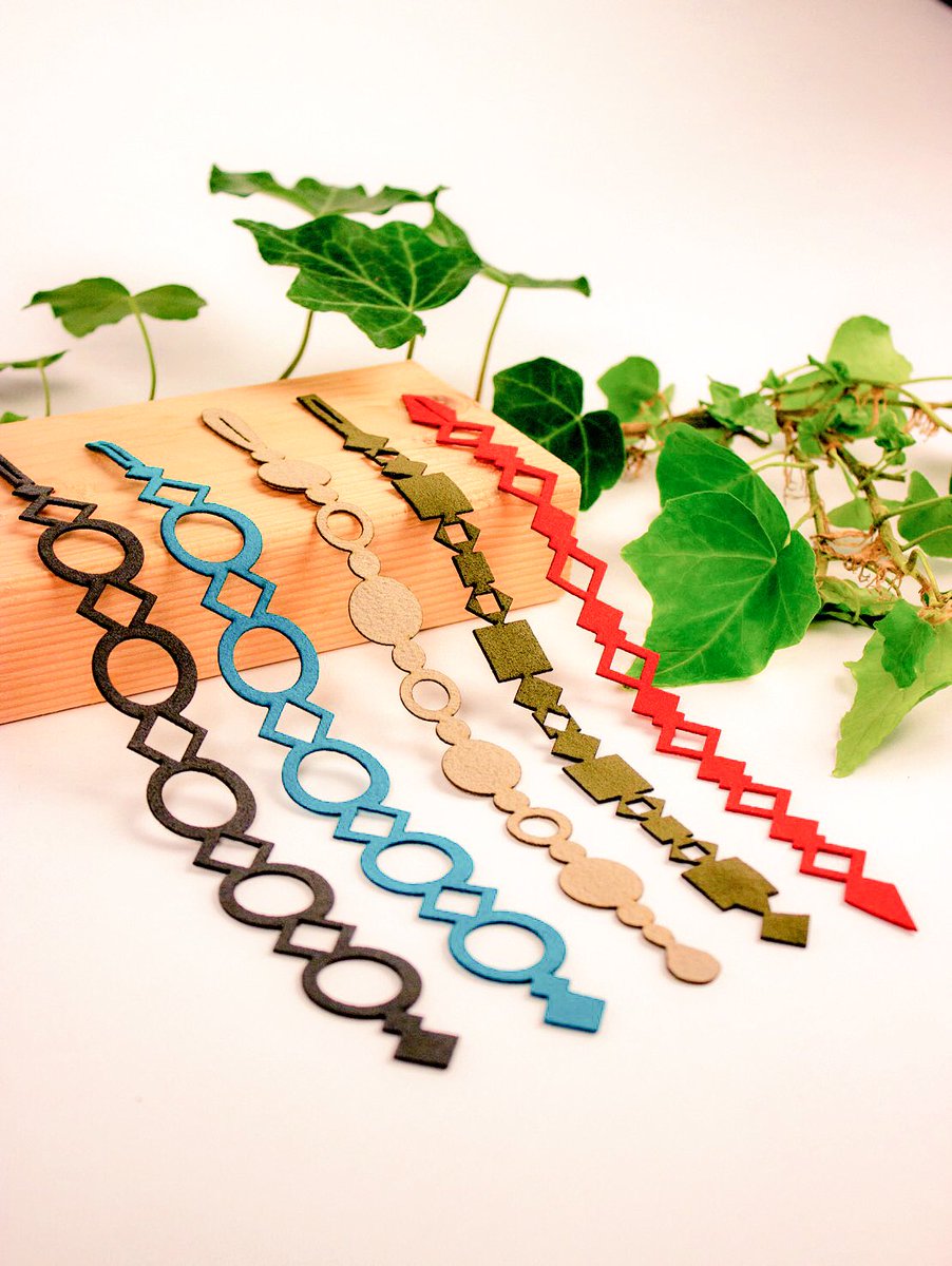 ブレスレットは断面がキレイでほつれないウルトラスエードならではのデザイン🌟