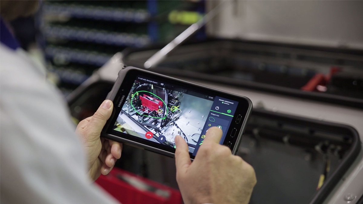 SamsungBizIT's tweet photo. Samsung e @Joinpad insieme per #SmartAssistant, applicazione sviluppata su tablet Samsung #TabActive2. Tutti i benefici della Realtà Aumentata al servizio degli addetti ai lavori che eseguono attività di manutenzione sul campo. https://t.co/zlz2Q6NcEa https://t.co/CZA98YkmhN