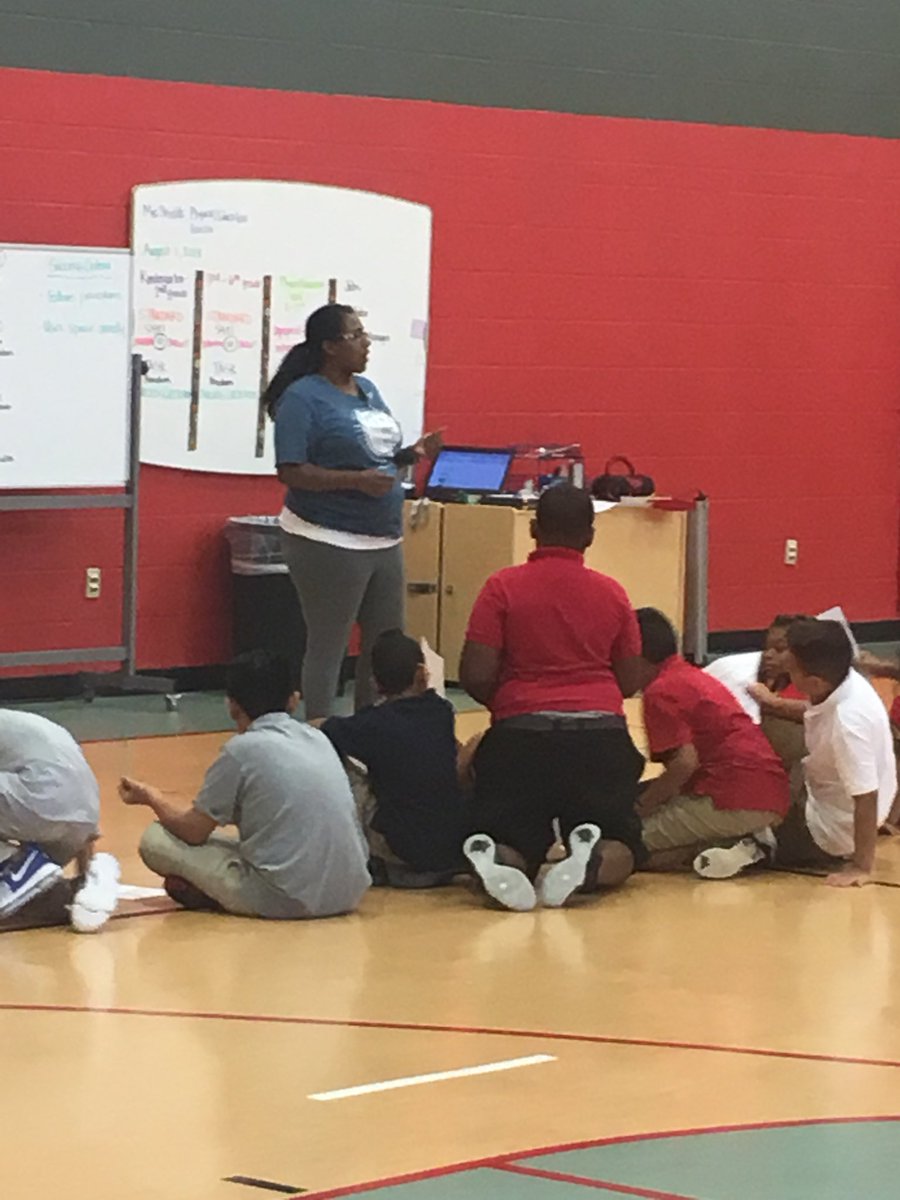 Cywats2's tweet photo. @SoHillsCardinal @OKCPS Great First Day of School at SHES! https://t.co/rfMgE7bU9n
