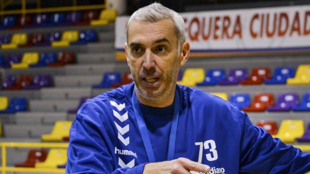 BM. Conservas Alsur Antequera (@bmdolmenesatq) on Twitter photo Tenemos la suerte de anunciar que <a href="/quinosoler73/">Quino Soler Teruel</a> se incorpora al club para hacer frente a la dirección deportiva. Una incorporación que culmina un proyecto ilusionante. #somosdebalonmano #DeporteATQ #Antequera Tenemos la suerte de anunciar que <a href="/quinosoler73/">Quino Soler Teruel</a> se incorpora al club para hacer frente a la dirección deportiva. Una incorporación que culmina un proyecto ilusionante. #somosdebalonmano #DeporteATQ #Antequera