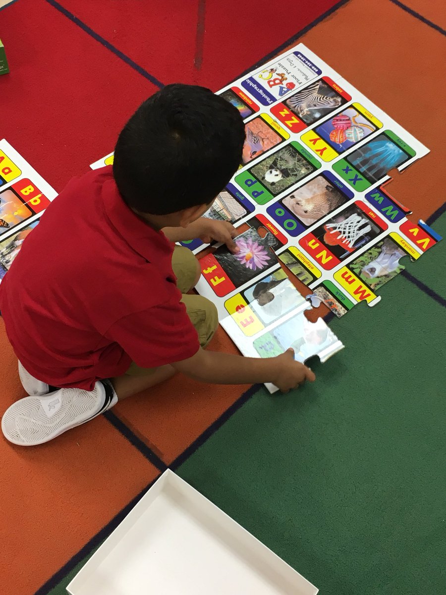 Cywats2's tweet photo. @SoHillsCardinal @OKCPS Great First Day of School at SHES! https://t.co/hvAJdJ2pWL