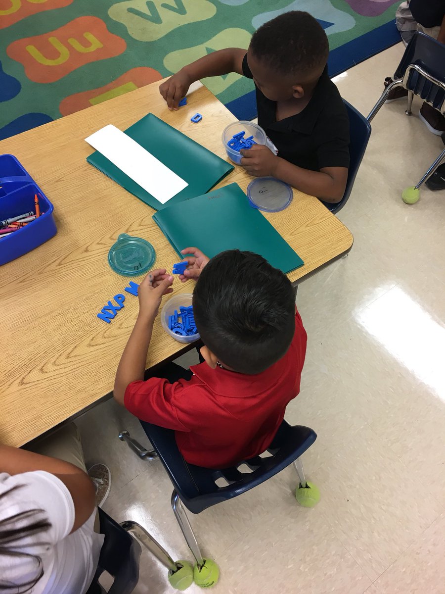 Cywats2's tweet photo. @SoHillsCardinal @OKCPS Great First Day of School at SHES! https://t.co/hvAJdJ2pWL