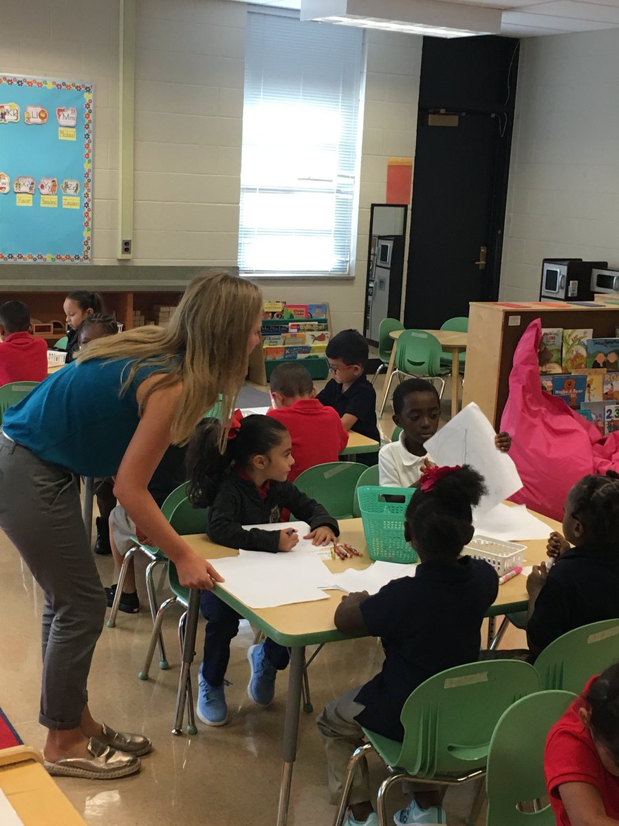 Cywats2's tweet photo. @SoHillsCardinal @OKCPS Great First Day of School at SHES! https://t.co/hvAJdJ2pWL
