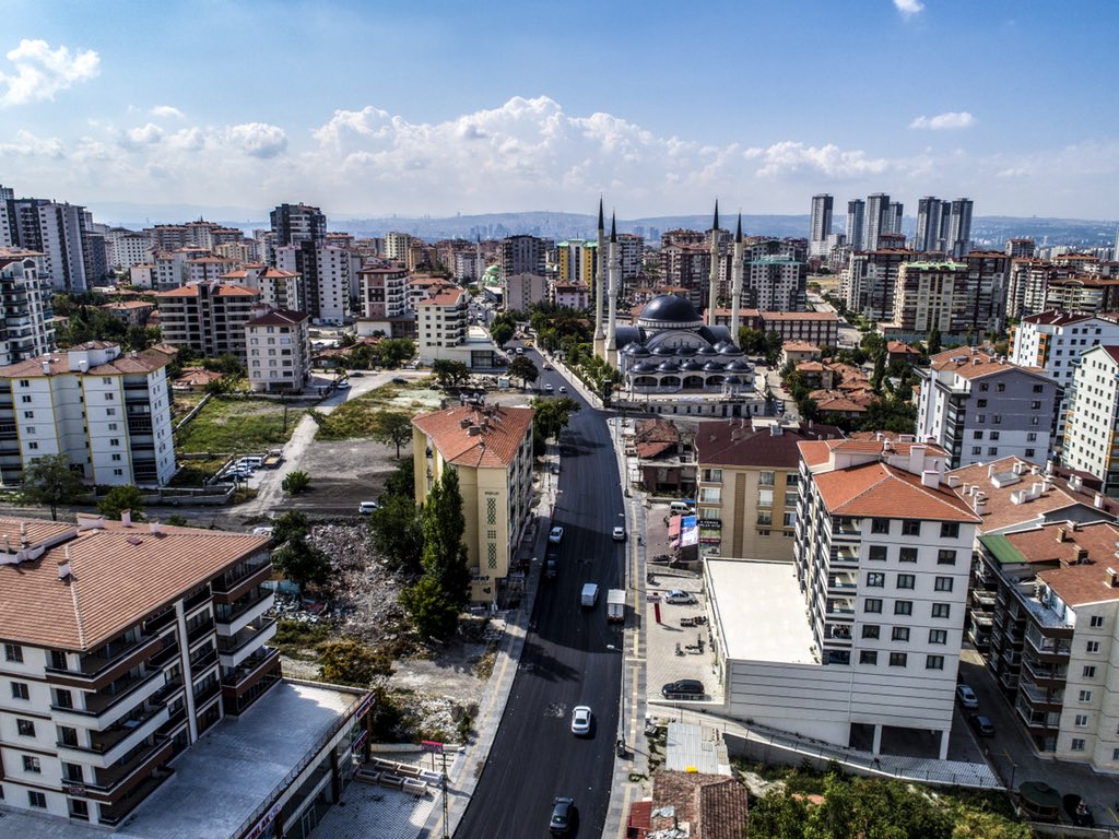 Yenimahalle İvedik caddesi ve Şehit Atıf ŞAHİN caddesi asfalt serim çalışmalarımız süratla devam ediyor. <a href="/mustafatuna0606/">Prof. Dr. Mustafa Tuna</a> <a href="/asimbalci/">Prof. Dr. Asım Balcı</a>