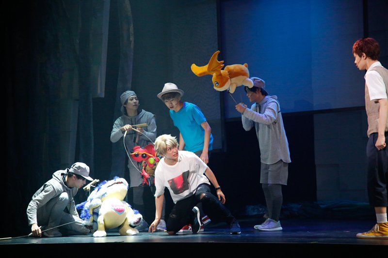 digi_stage's tweet photo. 放送開始！超進化ステージ「デジモンアドベンチャーtri.～8月1日の冒険～」WOWOWにてご覧頂けます✨選ばれし子どもたちとパートナーデジモンたちと共に、ひと夏の冒険へ出発しましょう！https://t.co/X5Jgx2RmUy　＃デジステ　#デジモン https://t.co/WPR7W7LcFw