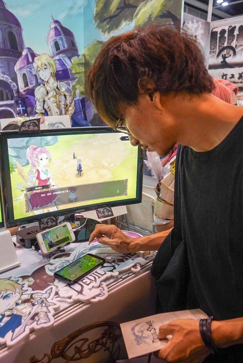 DevilStoneJP's tweet photo. ご試遊の方がたくさんいらっしゃいました！皆さんの応援ありがとうございます！

#魔石伝説
#DevilStoneGame https://t.co/43z1QowHxe