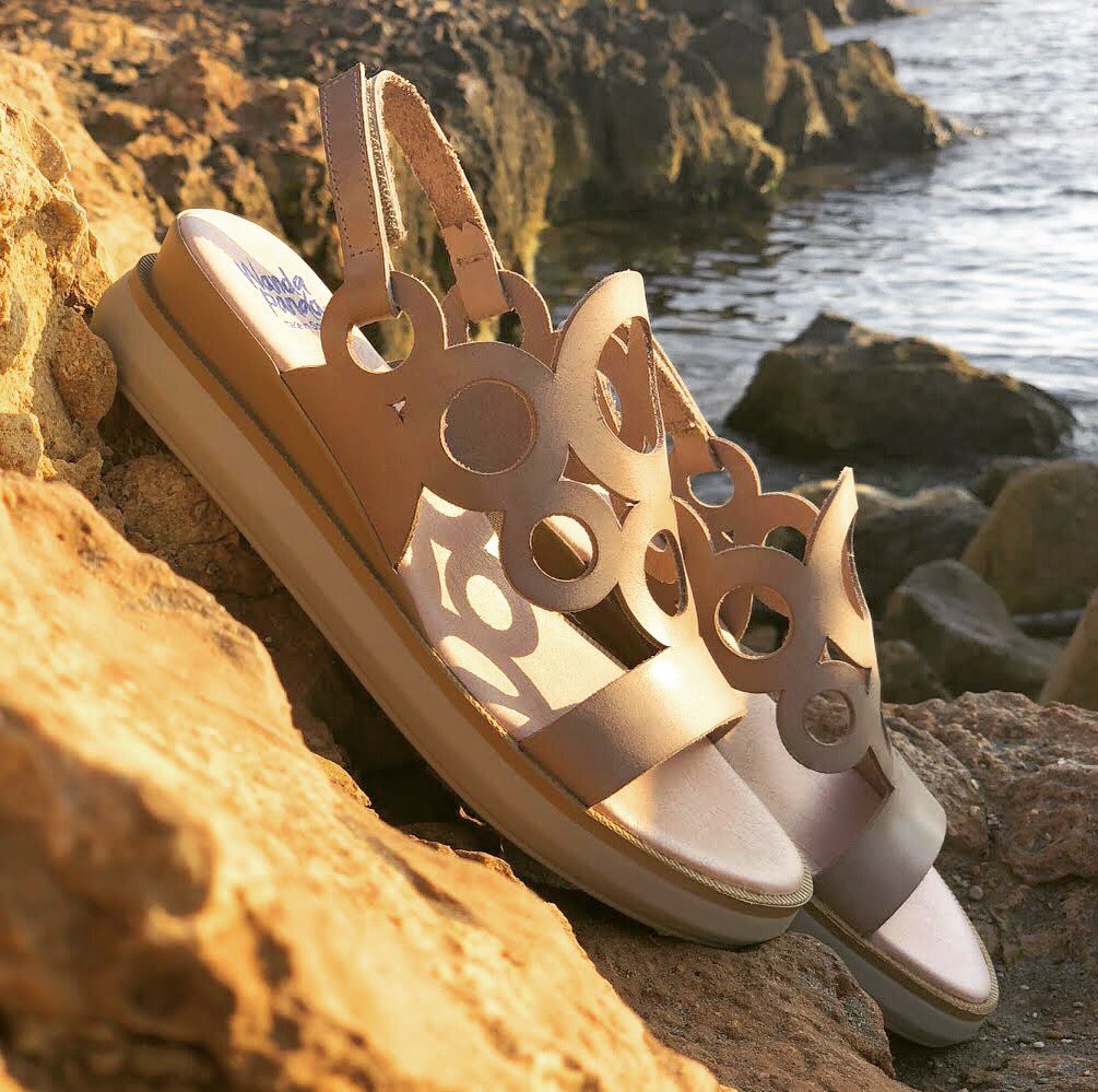WandapandaShoes's tweet photo. Sandalias 100% Calidad
Hasta el 50% de descuento 📣
Fabricado en España 🇪🇸 
Gastos de envío gratis 📦 

Sandals 100% Quality 
Up to 50% discount 📣
100% Made un Spain 🇪🇸 
Free shipping 📦 

.
.
#wandapanda #shoes #collection #lovesumer #ss18 #sales #wanda #comfort https://t.co/4afFWEvSma