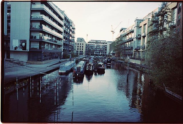 Kingsland Basin, Velvia  50 slide film. #gentrificationispretty. 💸  #blue #london #dalston #hoxton #haggerston #kingslandbasin #slidefilm #velvia50 
#filmcamera #フィルム #analog #analogue #analogphotography#filmphotography #35mm #photography #shootf… bit.ly/2AJr16H