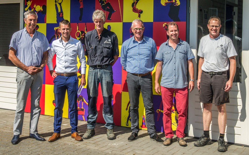 QuakeShield_'s tweet photo. De #Mauritshal in @GemBedum is i.s.m. @RoeldeRoo, #W2N engineers, Betonboorbedrijf #Bleeker en @CVW op #innovatieve wijze #versterkt. https://t.co/Yzsg2xBFkf https://t.co/IIp4Y83I2g