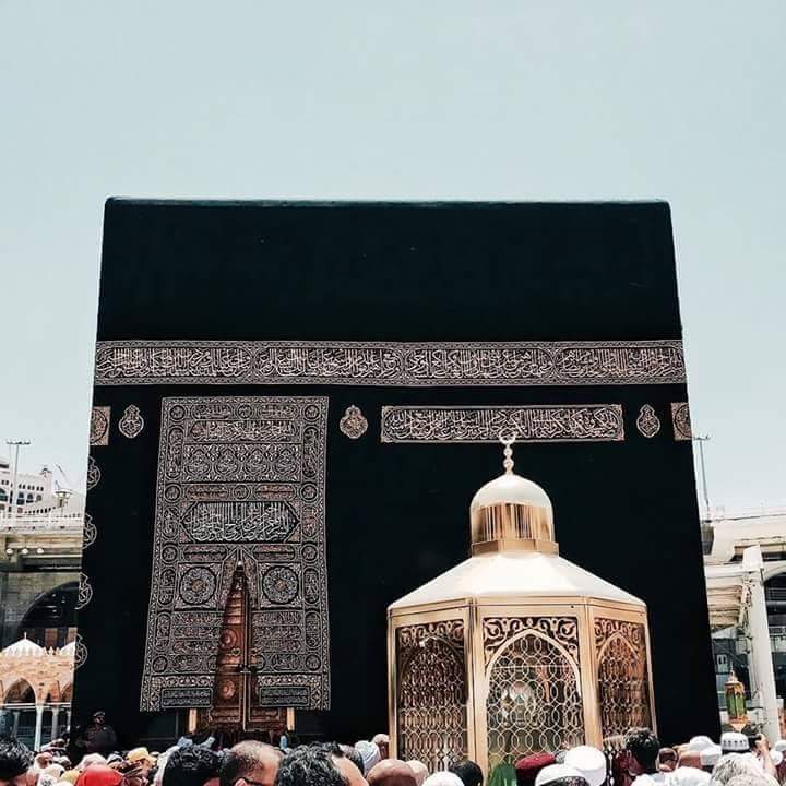 bluugal's tweet photo. *ایمان یہ نہیں کہ رب العزت دیتا ہے بلکہ ایمان یہ ہے کہ رب العالمین یقیناً دے گا* 💙 💯
#ChuZzi 🍁 https://t.co/Mw3tQzViee