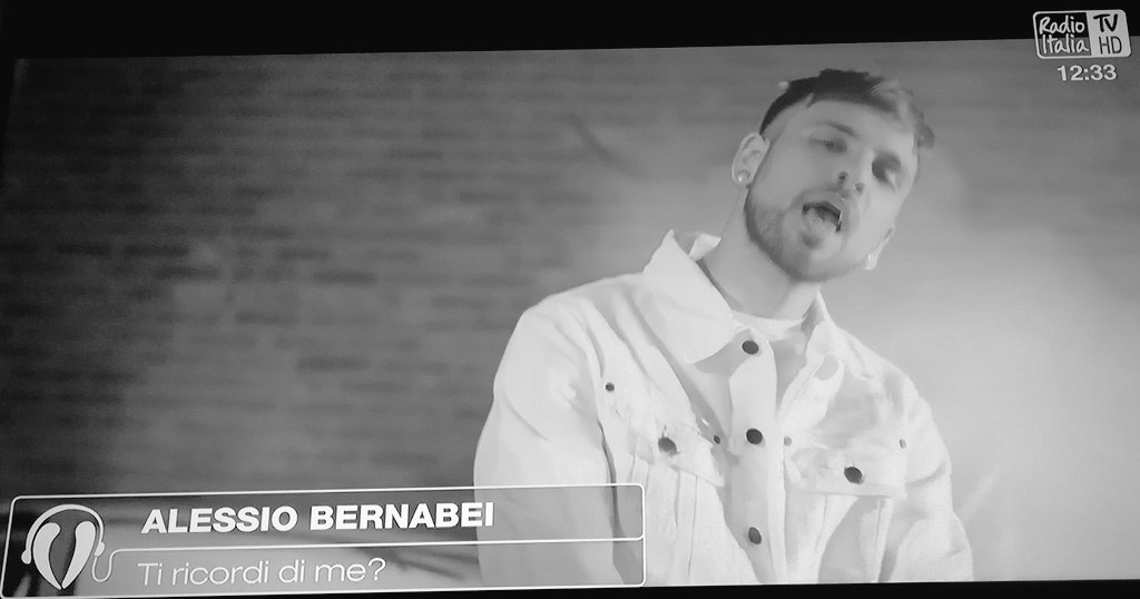MA_SentiilSound's tweet photo. "Ti ritroverò su una stella..." 🌟
È bellissimo ascoltarti @alessiobernabei avendo la certezza che ora stai tornando ❤️ #TiRicordiDiMe #BernabeiIsBack #SenzaFiltri https://t.co/hVEanIN1Pf