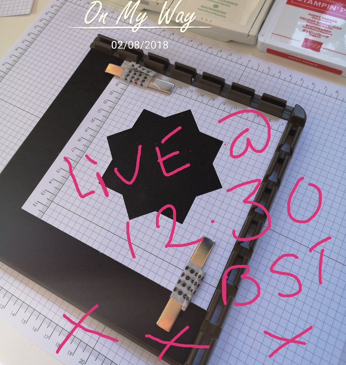gather_create's tweet photo. Catch me live on Facebook today! 12.30pm BST 🇬🇧📽️✂️ @esthergatherandcreate
#livecraft
#rubberstamping #Lunchtime
#gatherandcreate #stamparatus #stampinup
#bloggersunveiled https://t.co/WgWUhqQ2dQ