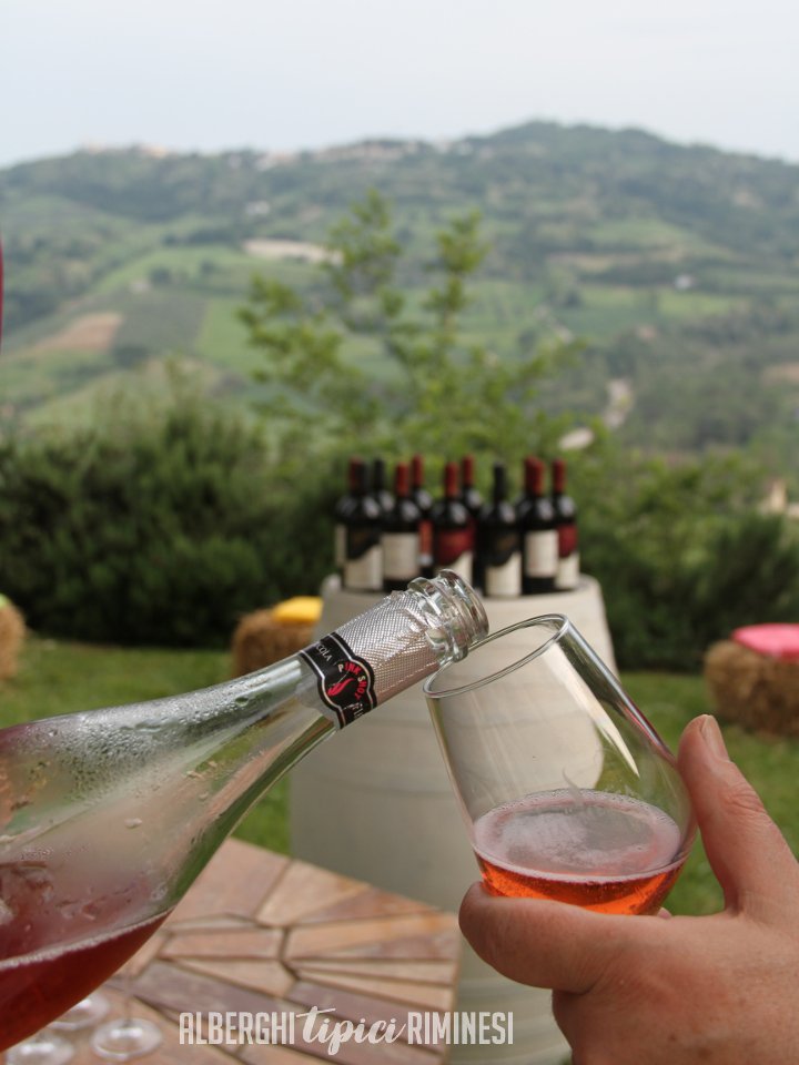 AlbergoRiminese's tweet photo. GRADELA, la grigliata sotto le stelle
degli Alberghi Tipici Riminesi
🍸aperitivo a bordo piscina
🥩 800 pezzi di carne cucinati alla griglia 
🍷 vino a km0 direttamente dall'Azienda Agricola Fiammetta
...non perdere la prossima occasione: 7 agosto https://t.co/ku2cRiyrge
