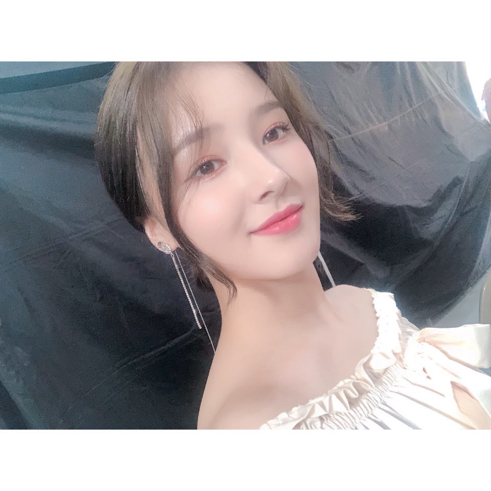 MMLD_Official's tweet photo. [#내니✨] The moon is coming up🌙

#MOMOLAND #모모랜드 #Nancy #낸시 https://t.co/9RlsGqb0Zn