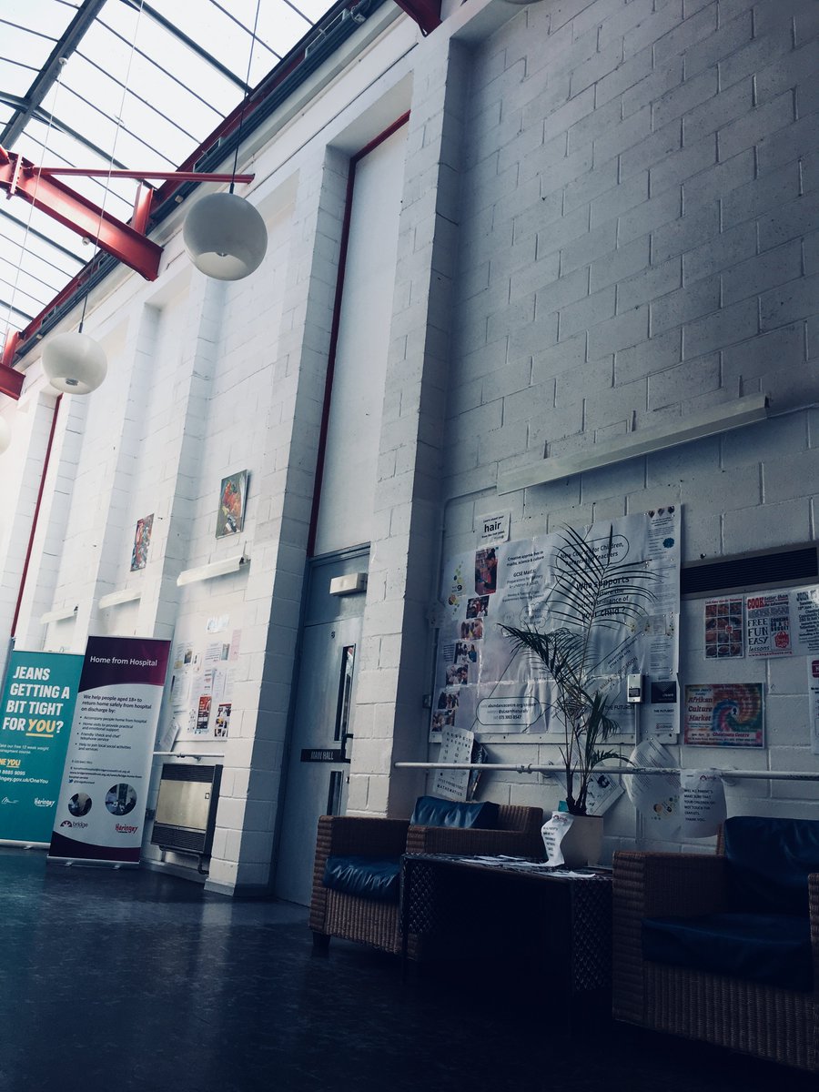 SHOW YOUR TALENT! 😍
Our high walls are waiting to display your masterpieces, here at <a href="/ChestnutsCentre/">Chestnuts Community</a> 
#art #artistic  #painting #exhibition