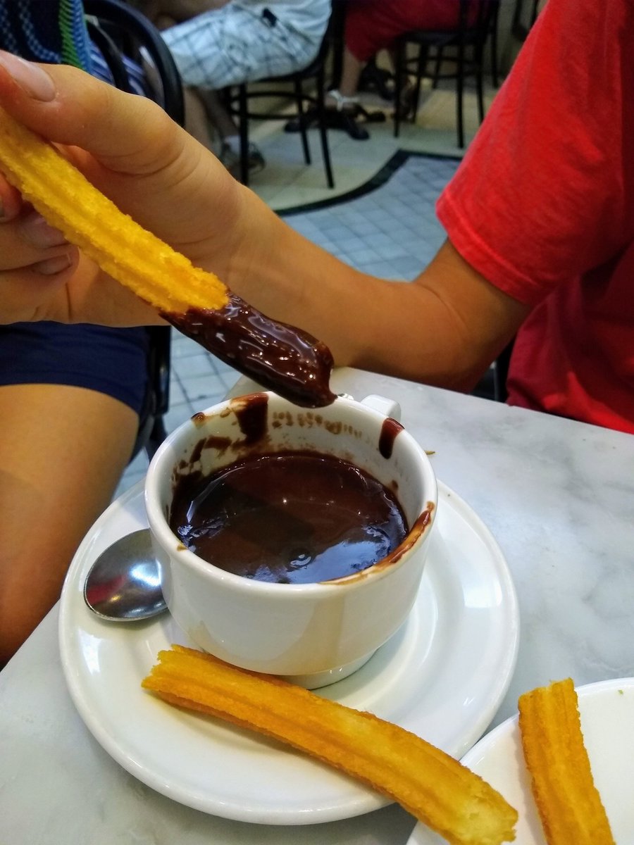 Madrid non è Madrid senza churros al cioccolato #cioccolato #chocolate #madrid #Espana