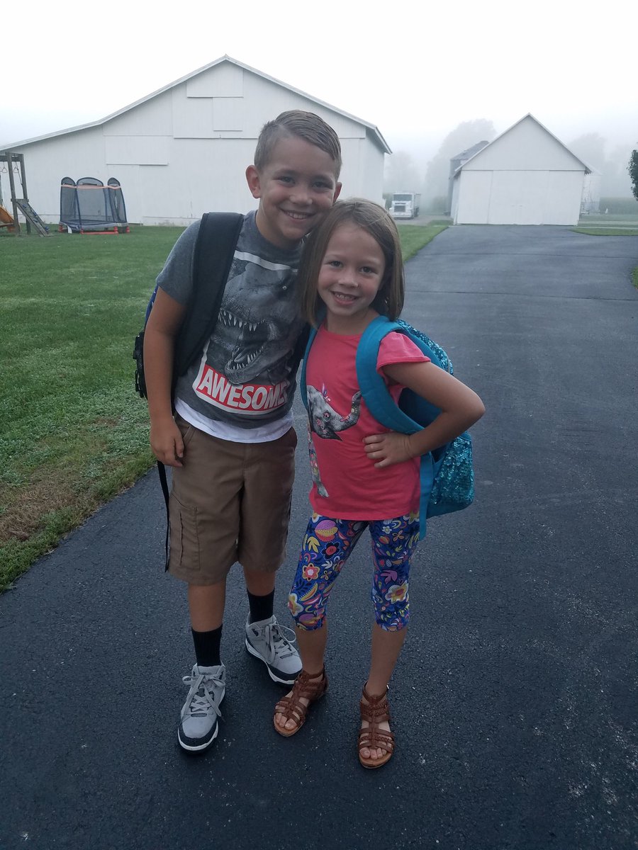 FixKate's tweet image. They were so excited to start school today. 3rd and 1st grade, here they come! #SWBacktoSchool