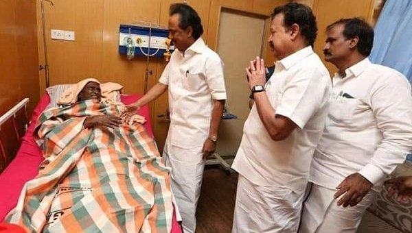 JuniorVikatan's tweet image. மருத்துவமனையிலிருந்து வீடு திரும்பினார் தா.பாண்டியன்! #DPandian 

bit.ly/2LYsgmA