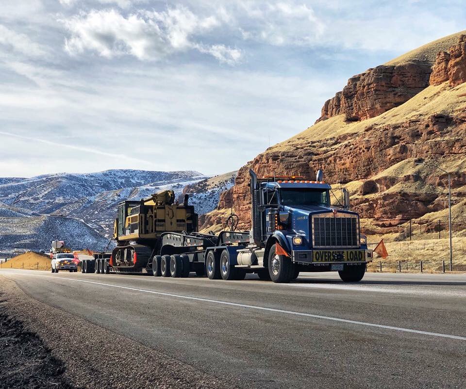 CJDRILLING's tweet photo. IMT240 rolling through the mountains  #TruckingThursday #Kenworth #IMT #CJDRILLING https://t.co/d1AF96znhL