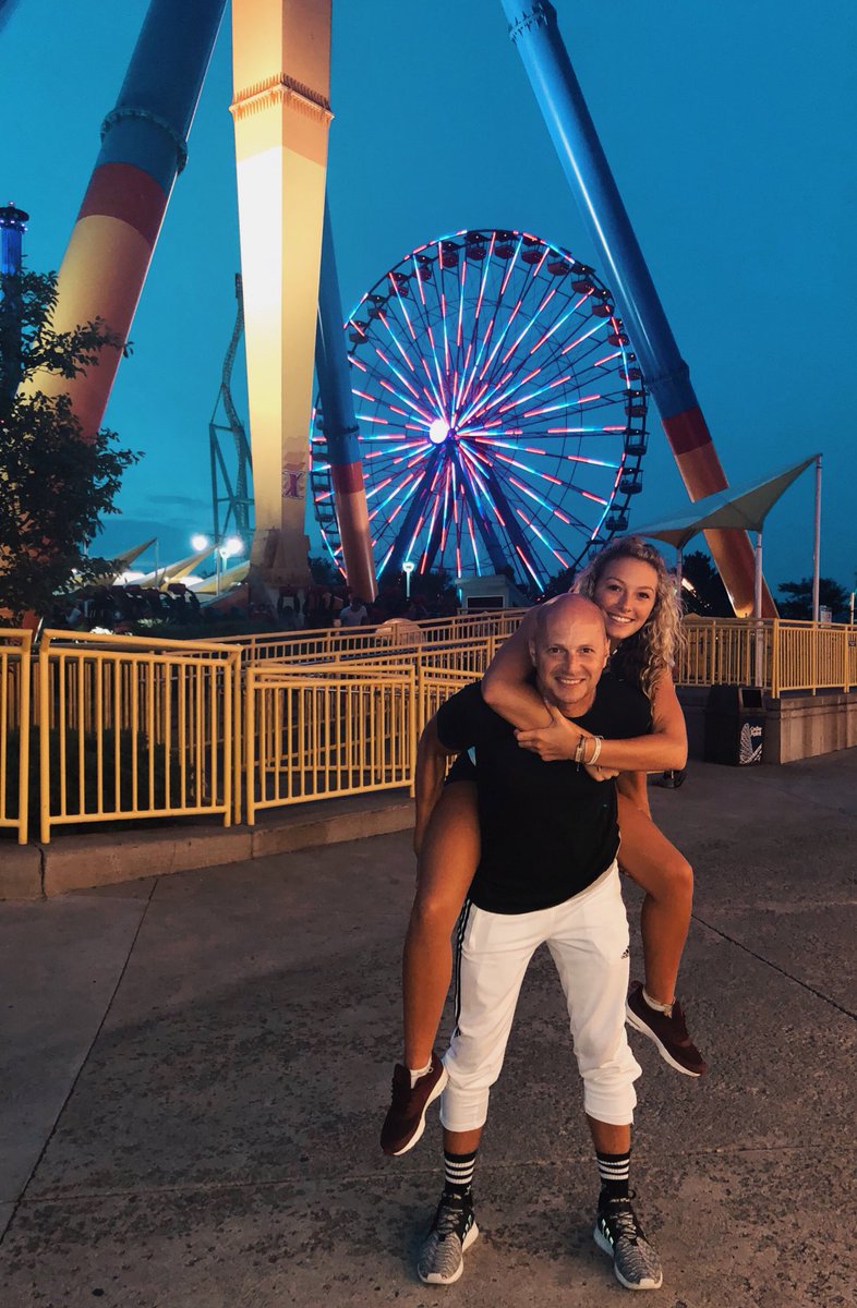 BrooklynMatheny's tweet photo. Def had such a perfect day yesterday with these crazy rappers;) cedar point couldnât hang w us #cleanB #lilcoast #daddylong #bigdawg #bigfro https://t.co/rJXBGzl1IM