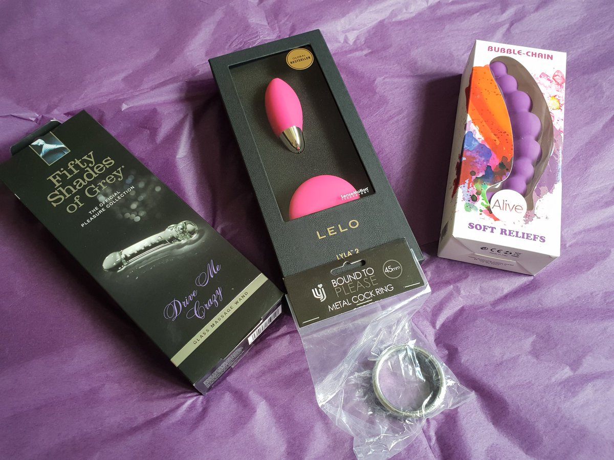 One of the deliverys going out today! One lucky couple is going to be having fun this weekend!!!

#weekendantics #p2p #lelo #luxury #love #couple #svakom